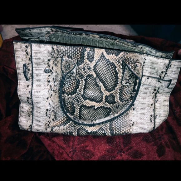 JUST FAB SNAKESKIN PURSE - Picture 2 of 6
